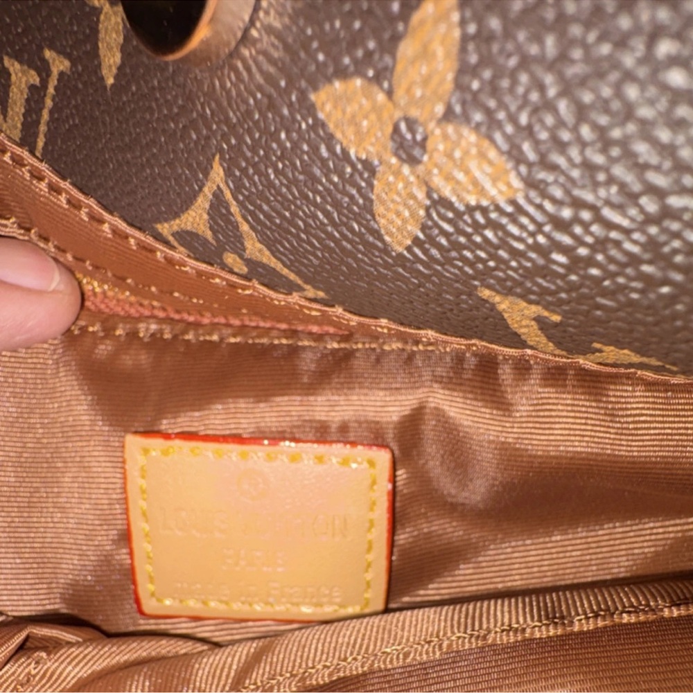 Louis Vuitton Tan Monogram Clutch - Picture 2 of 5